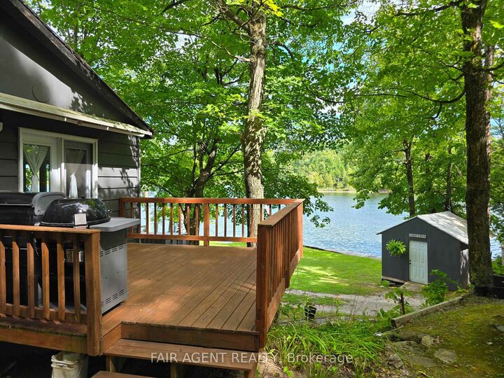 Property Photo:  510 Cherie Hill Lane  ON K7H 3C7 