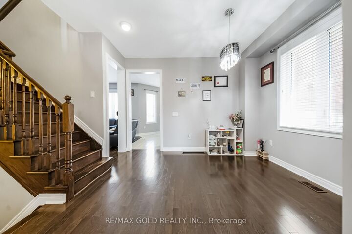 Property Photo:  792 Arthur Parker Avenue  ON N4T 0G7 