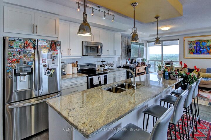 Property Photo:  330 Ridout Street N 2108  ON N6A 0A7 