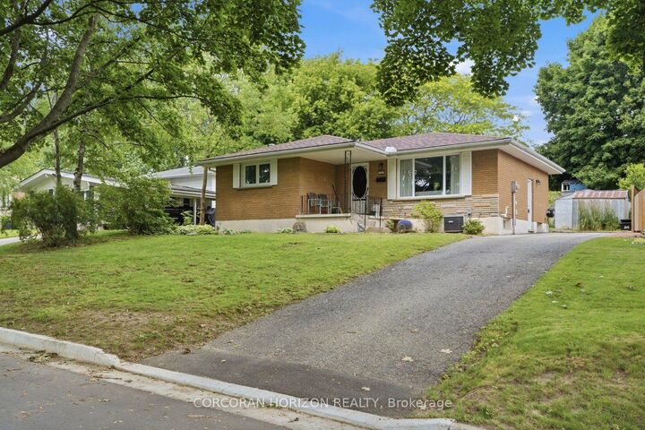 Property Photo:  13 Mackay Avenue  ON N3Y 1C9 