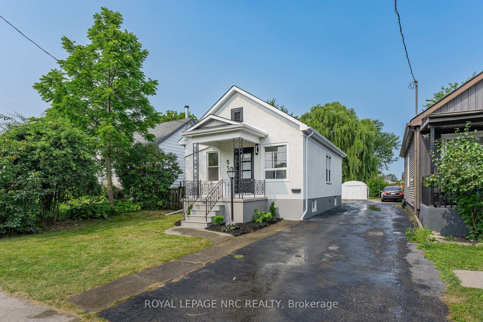 Property Photo: 51 Queen Street S ON L2V 3N2