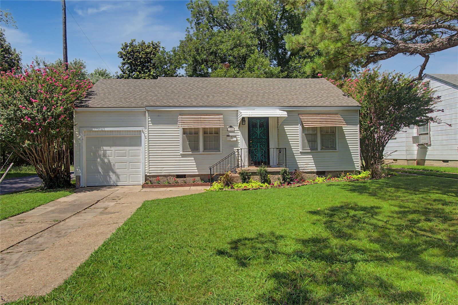 Property Photo:  1502 Hayes Street  OK 74403 
