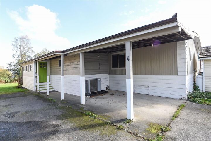 Property Photo: 1451 Perkins Rd #4 BC V9W 4R8