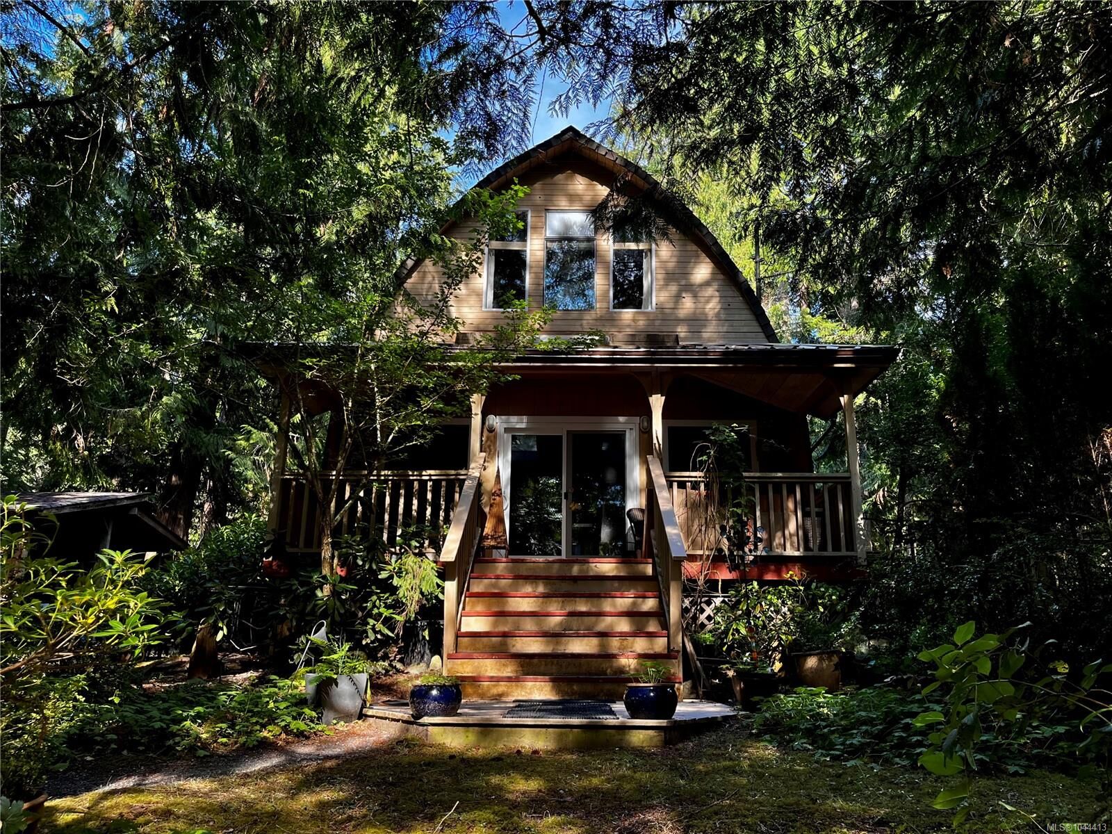 Property Photo: 387 Lyngail Pl BC V0R 1X1