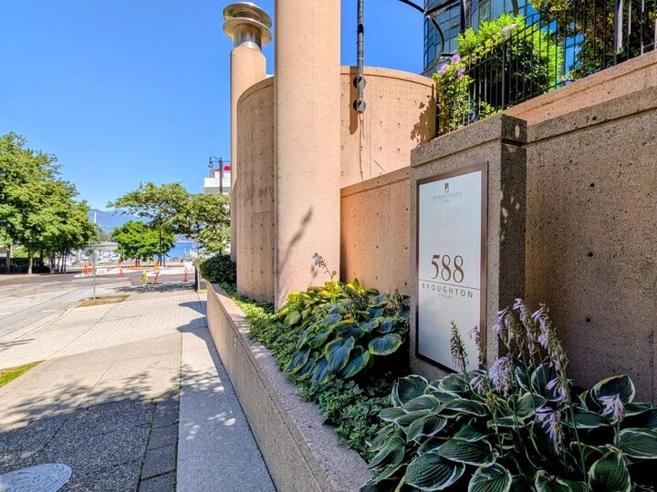 Property Photo: 588 Broughton Street 202 BC V6G 3E3