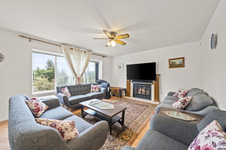 Property Photo: 1125 Cecile Drive BC V3H 1M8