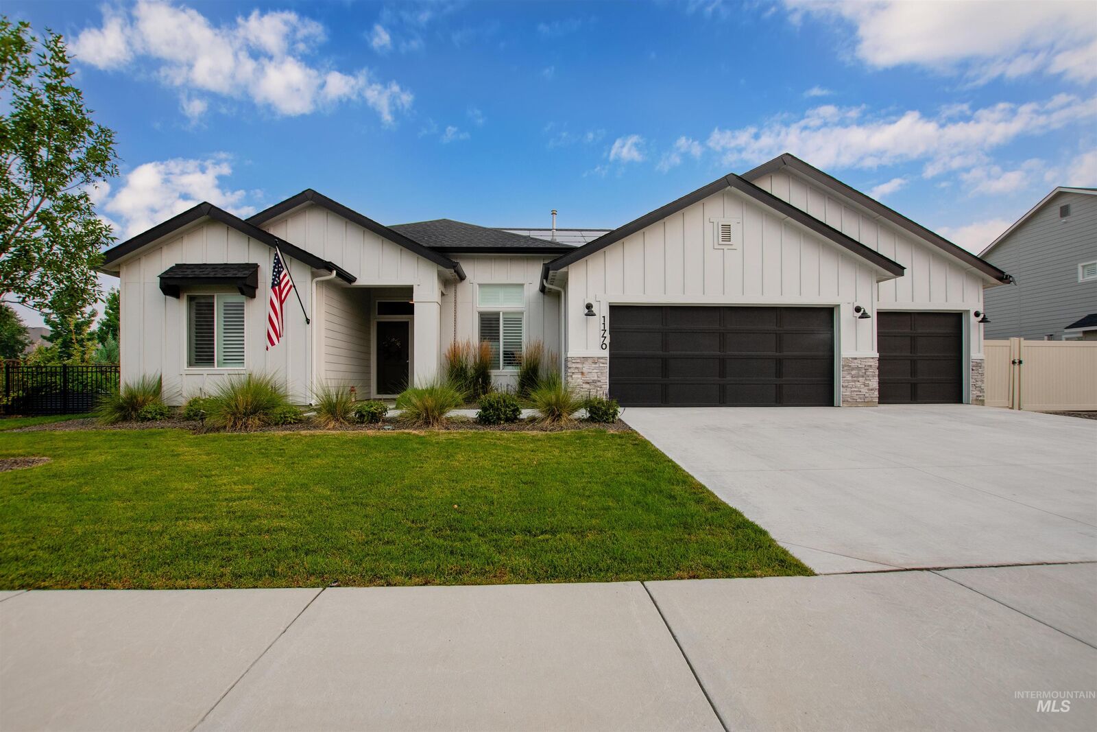 Property Photo: 11770 W Meadowbreeze St ID 83669