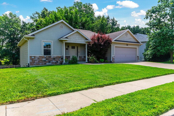 Property Photo:  2600 Quartz Ln  MO 65202 