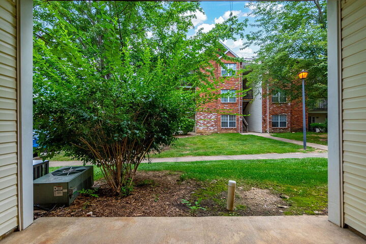 Property Photo: 21 N Cedar Lake Dr MO 65203