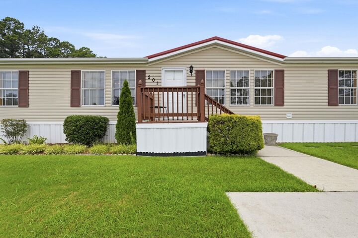Property Photo:  201 Davis Shelley Circle  SC 29588 