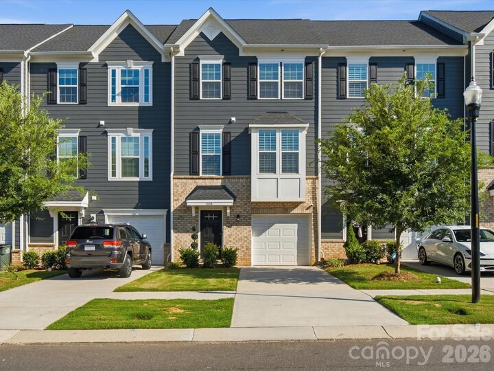 Property Photo: 4014 Edenborn Lane NC 28208