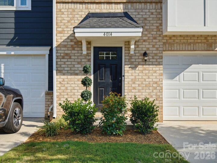 Property Photo: 4014 Edenborn Lane NC 28208
