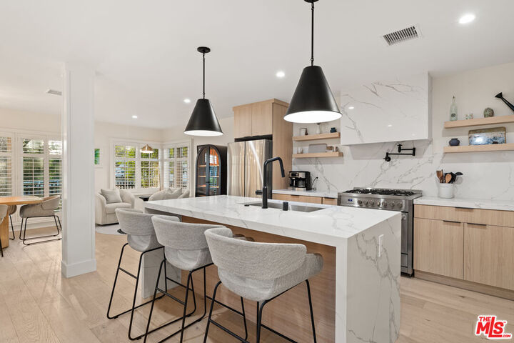 Property Photo:  5758 Tobias Ave  CA 91411 