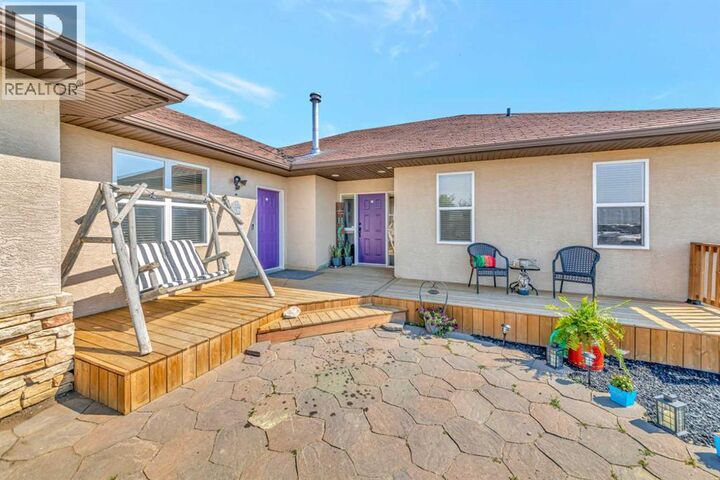 Property Photo: 407 1 Avenue SK S0M 3A0