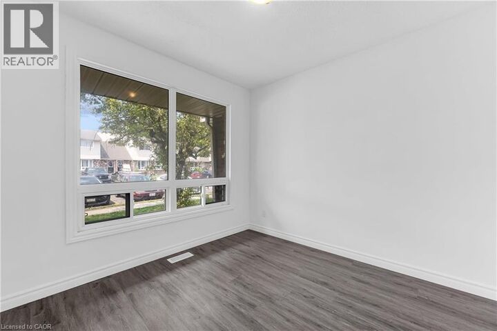Property Photo: 100 Brownleigh Avenue 284 ON L3B 5V8