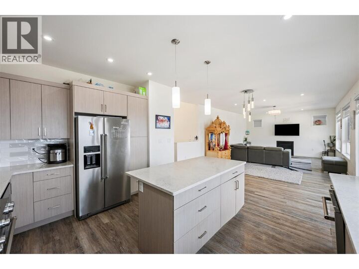 Property Photo: 1076 Syer Road BC V2A 9G4