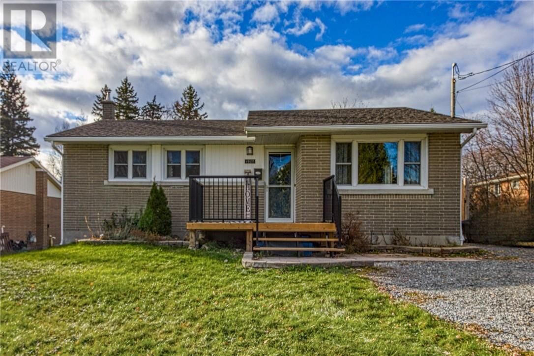Property Photo:  1607 Carling Crescent  ON P3A 4L8 
