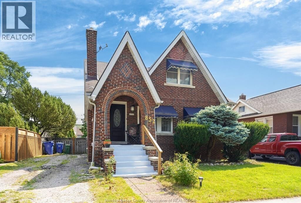Property Photo: 852 Reedmere ON N8S 2L7