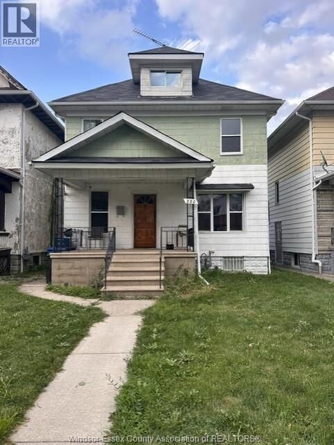 Property Photo:  880 Moy Avenue  ON N9A 2N8 