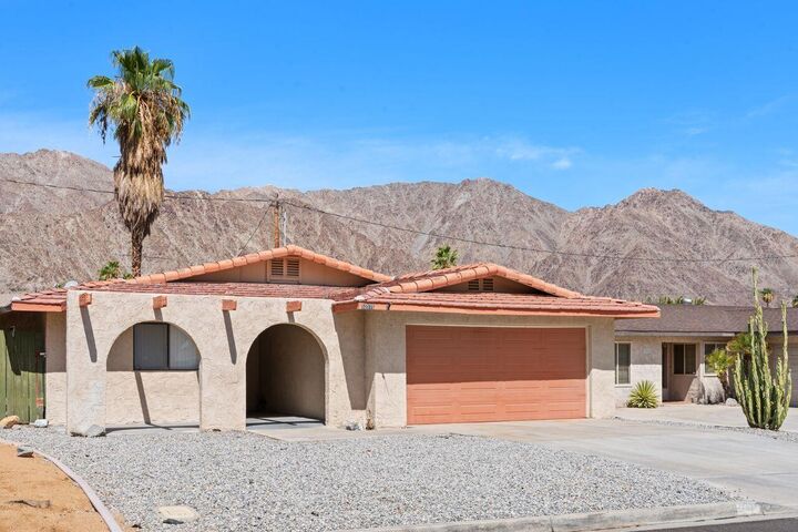 Property Photo: 52575 Avenida Velasco CA 92253