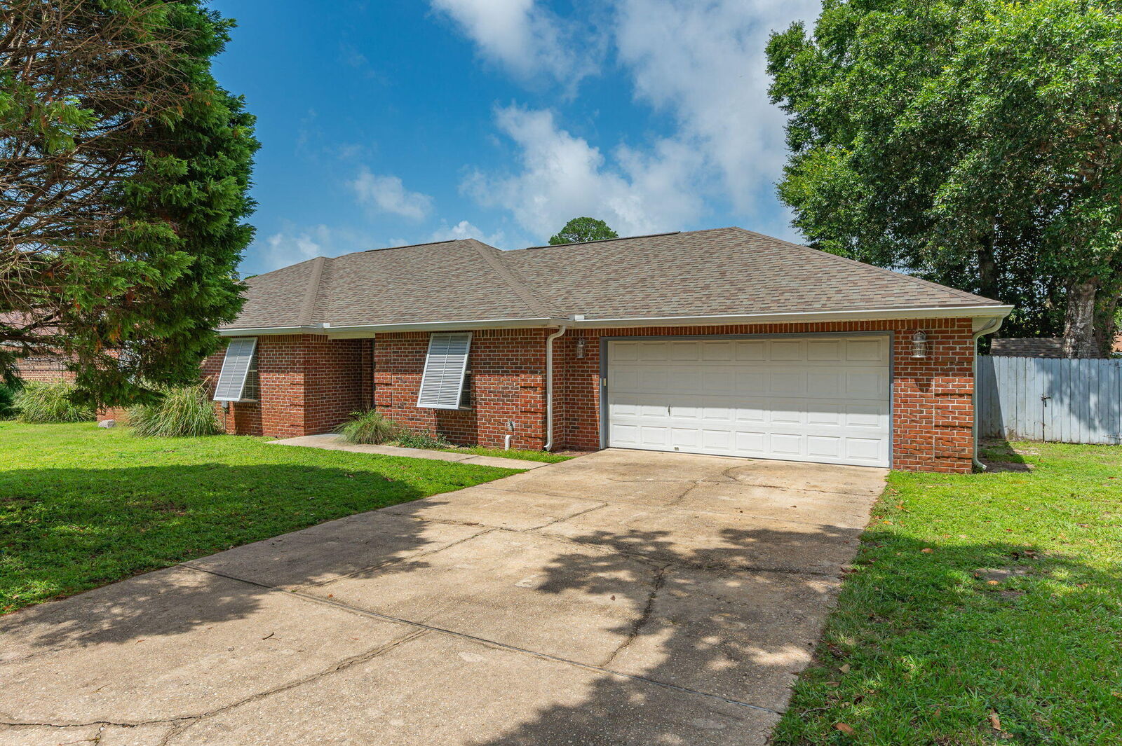 Property Photo:  4 Windale Road  FL 32569 