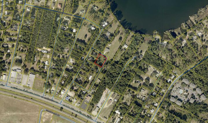 Property Photo:  151 Rose Circle  FL 32433 