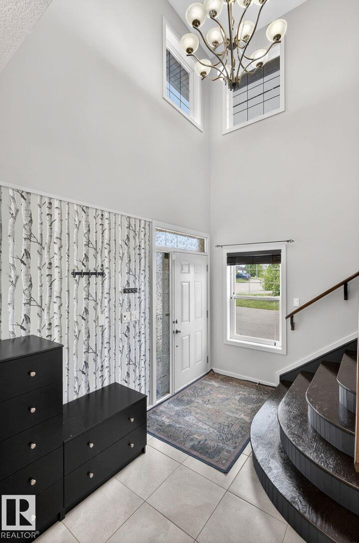 Property Photo:  22068 95 Avenue NW  AB T5T 4A8 