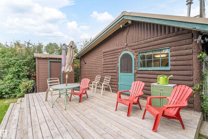 Property Photo: 207 1st Avenue AB T0C 1X0