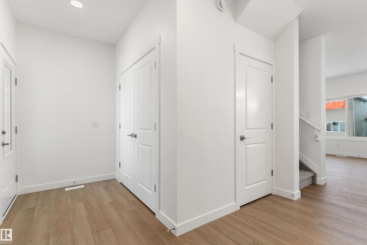 Property Photo:  919 19 Avenue NW  AB T6T 2X4 