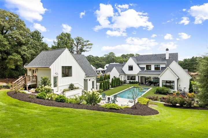 Property Photo: 205 Thomas Circle GA 30075