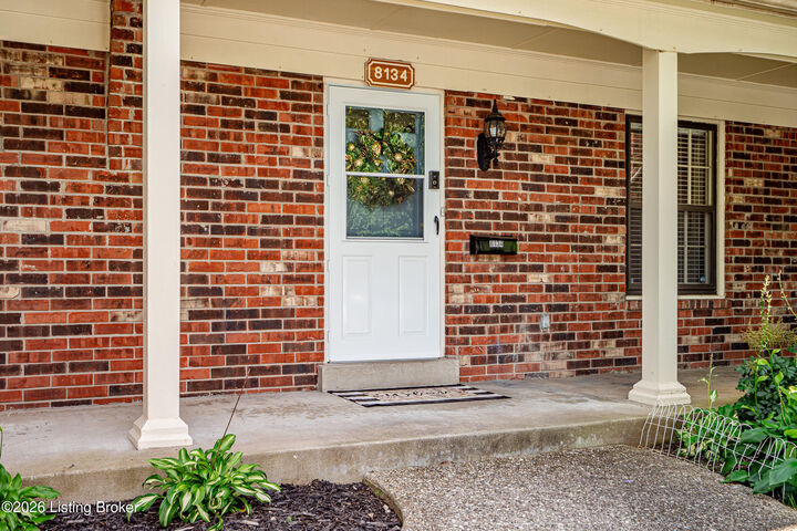 Property Photo:  8134 Lake Terrace  KY 40222 
