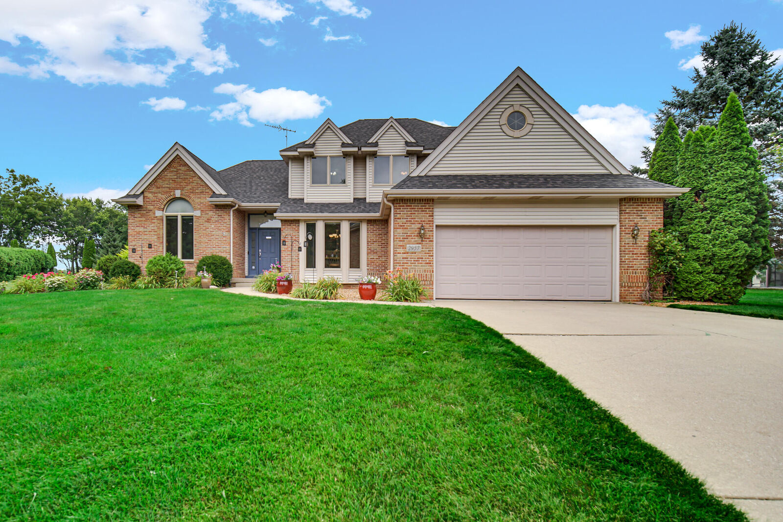 Property Photo: 2957 Woodbine Drive IN 46383