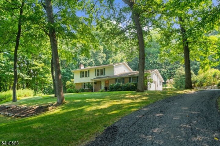 Property Photo: 530 Bellwood Park Rd NJ 08802