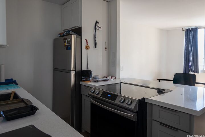 Property Photo:  2740 Kuilei Street 706  HI 96826 