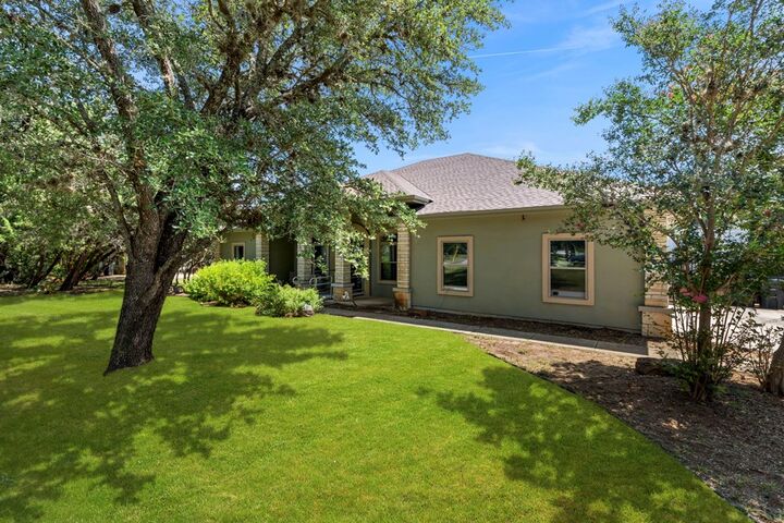 Property Photo:  1070 Kings Ranch Road  TX 78003 