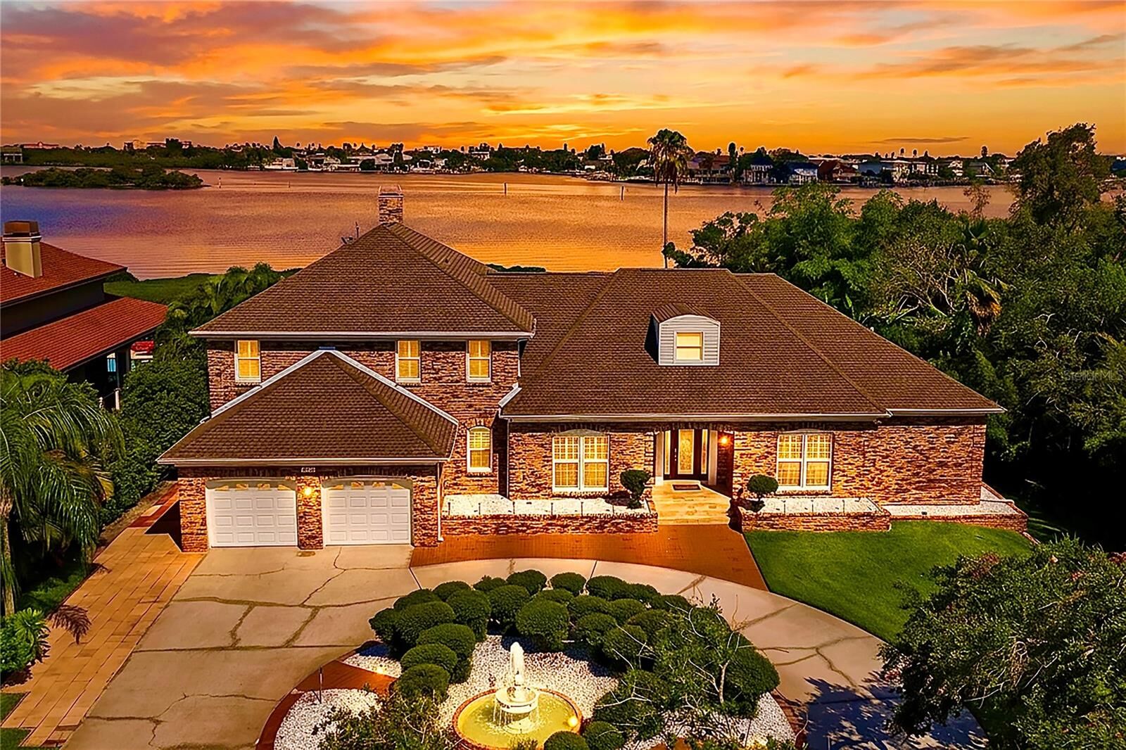 Property Photo: 12816 Harborwood Drive FL 33774