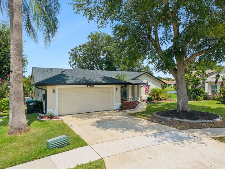 Property Photo: 14706 Eagle View Court FL 32837