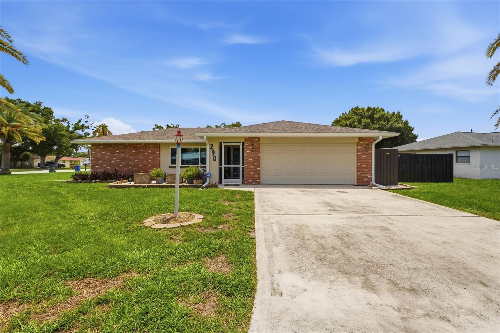 Property Photo:  290 Capri Avenue  FL 34293 