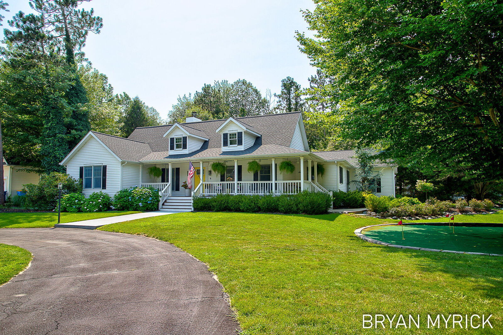 Property Photo: 4612 Forest Lane MI 49423