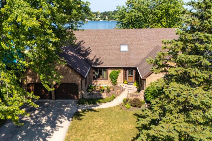 Property Photo: 317 Mainsail Drive IL 60030
