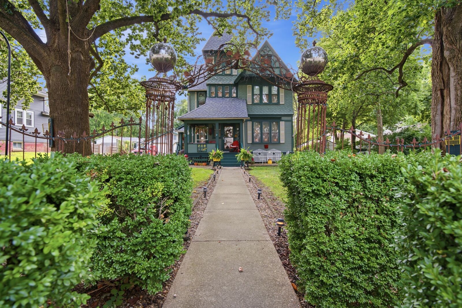Property Photo:  719 N Center Street  IL 61727 