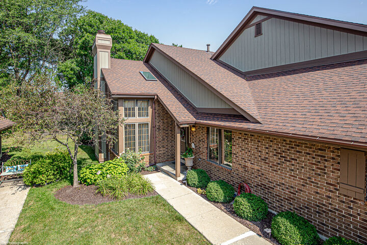 Property Photo: 13318 Oak Hills Parkway 5 IL 60463