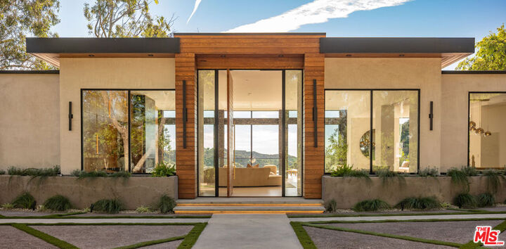 Property Photo:  12752 Mulholland Drive  CA 90210 
