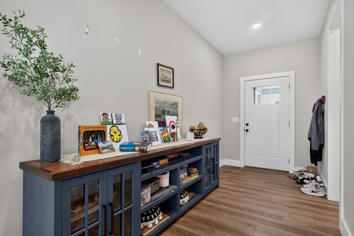 Property Photo: 435 Colvert Lake Rd TN 37166