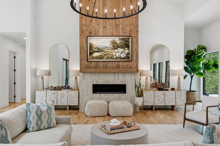 Property Photo: 710 Bresslyn Rd TN 37205
