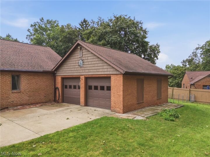 Property Photo:  2260 Englewood Avenue  OH 44312 