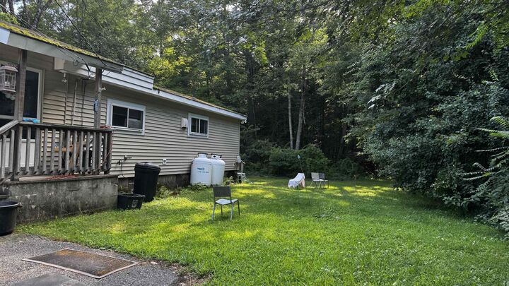 Property Photo:  