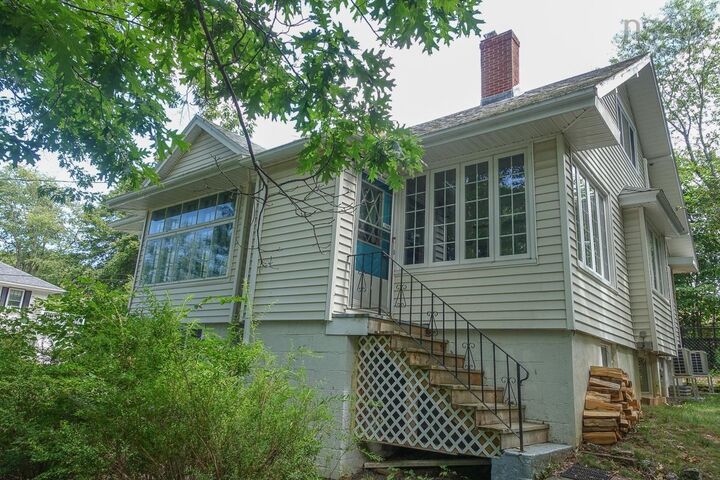 Property Photo:  39 Oakdene Avenue  NS B4N 2B6 