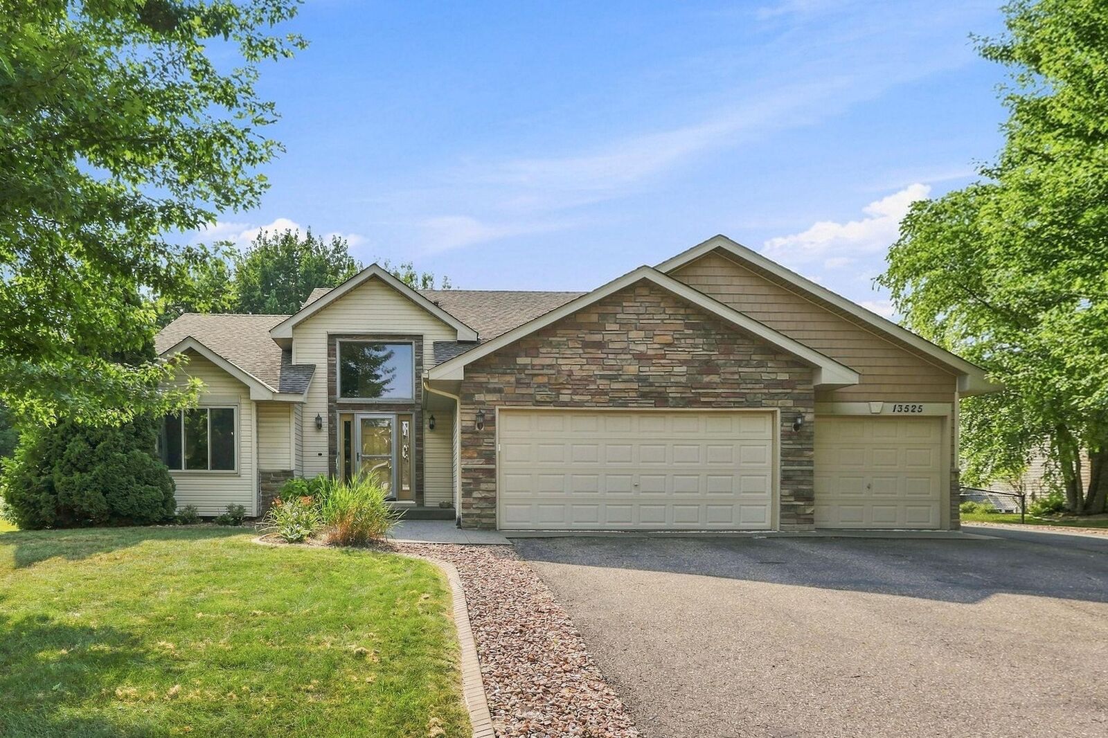 Property Photo:  13525 Oakwood Drive  MN 55374 