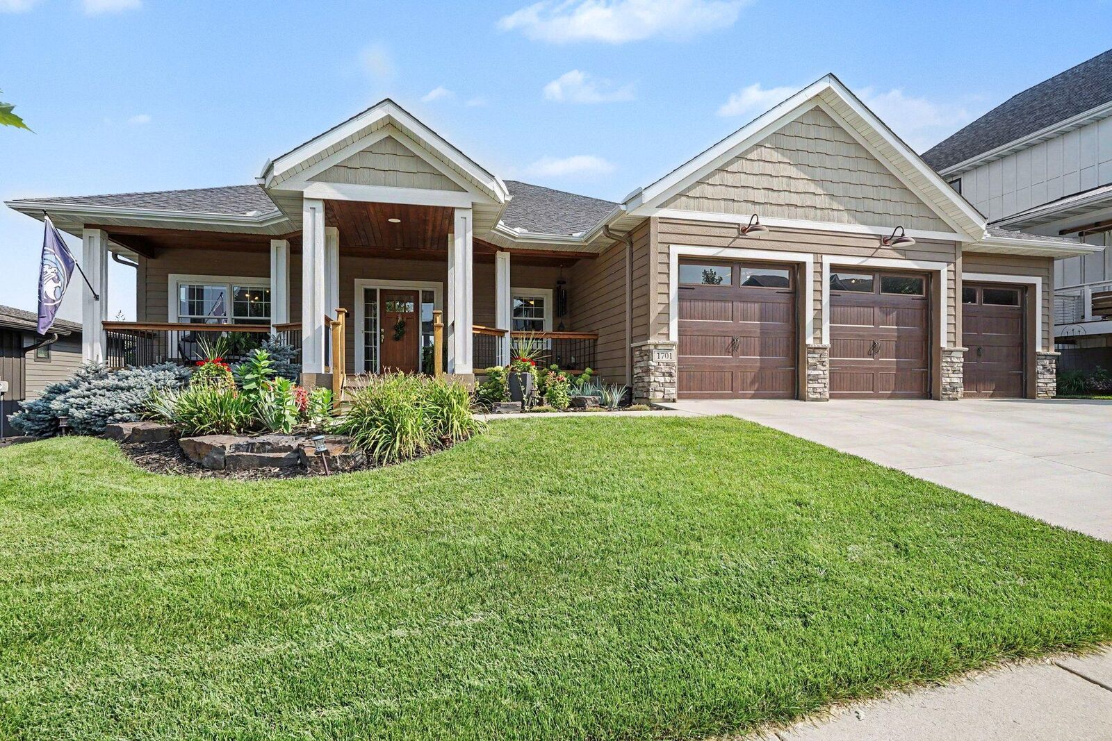 Property Photo:  1701 Huron Court  MN 55057 